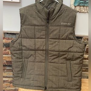 NEW! ARIAT VEST